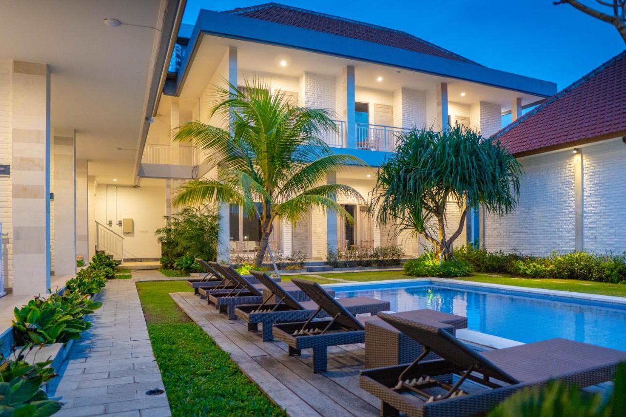 Berawa Dini Guesthouse Canggu  Exterior photo