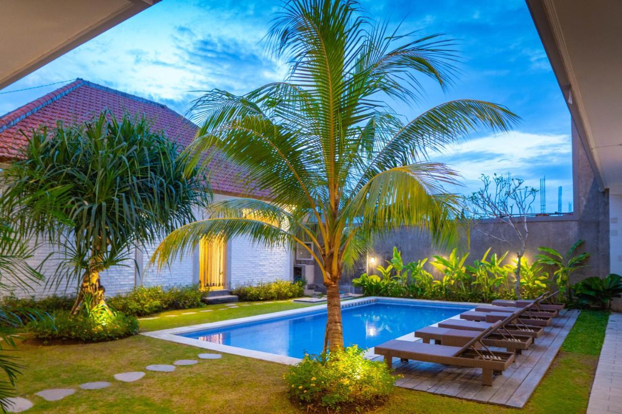 Berawa Dini Guesthouse Canggu  Exterior photo